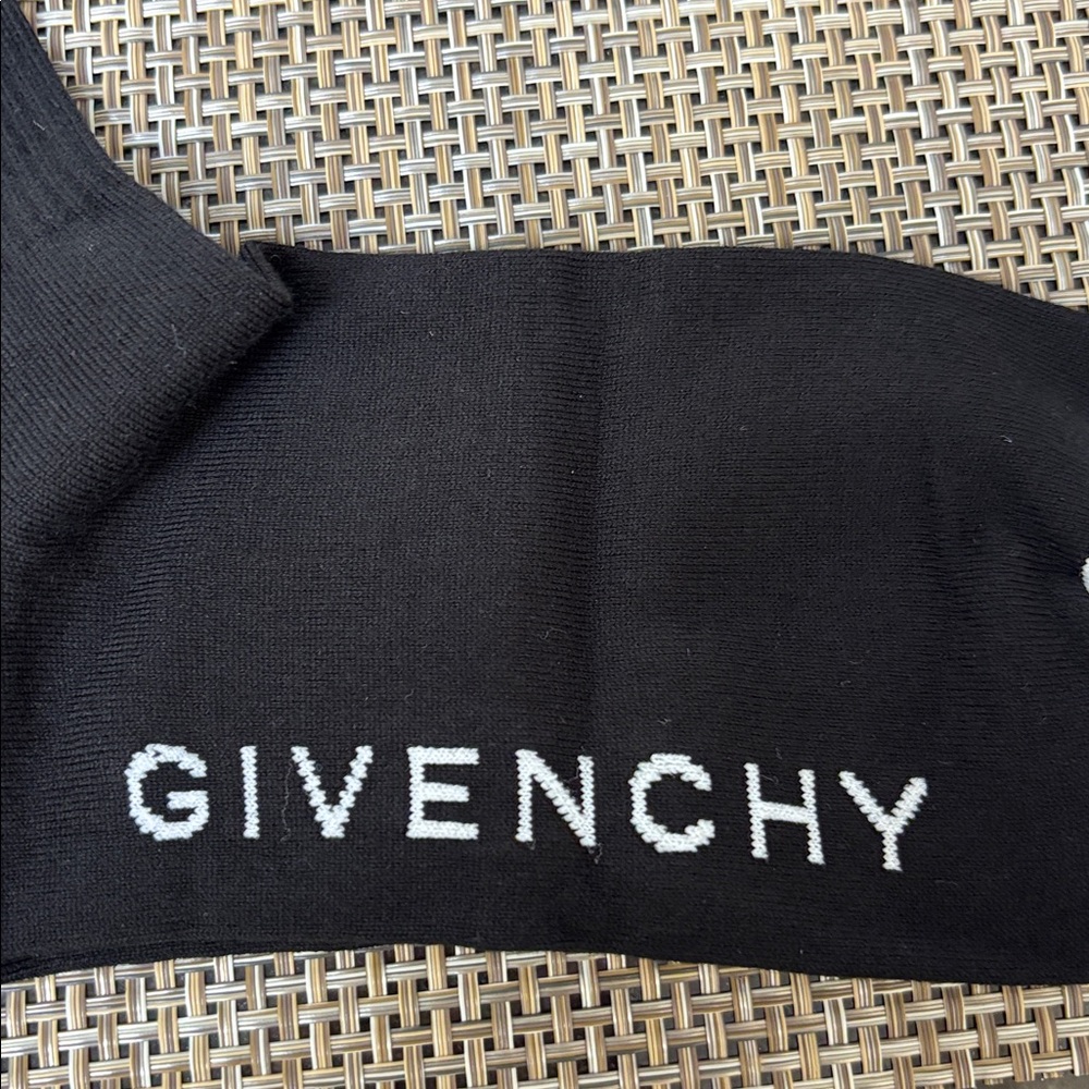 GIVENCHY BLACK/WHITE SOCKS SIZE 43-46 (9.5-11.5) Brand New - Picture 3 of 8